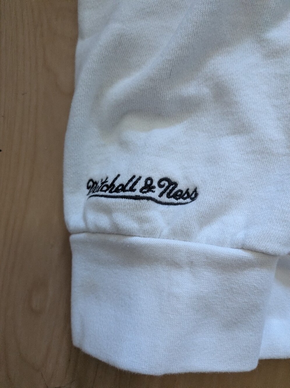Toronto Raptors NBA Logo White Pullover Hoodie Mitchell & Ness Men's XL - Picture 3 of 12
